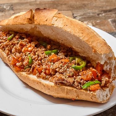 3/4 Ekmek Arası Domatesli Biberli Kokoreç (İstanbul Usulü)