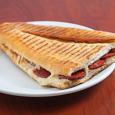 Yarım Ekmek Arası Kaşarlı Sucuk